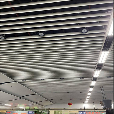 il soffitto di alluminio del metallo 50x150 ha espulso sistema a forma di pallottola del soffitto del deflettore