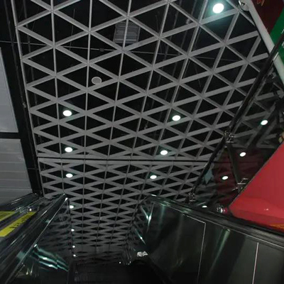 Il triangolo espulso della griglia ha modellato il peso leggero di progettazione ISO9001 del soffitto