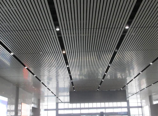 Striscia lineare a U per soffitto Striscia in alluminio Larghezza 85 mm Pannello a strisce color argento