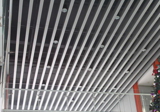Il soffitto di alluminio sospeso del deflettore di U ha galvanizzato l'acciaio 600x600mm