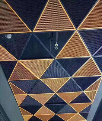 il soffitto triangolare del metallo di 1mm piastrella ISO9001 di alluminio perforato