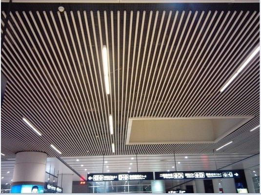 Doghe metalliche tubolari 6063T6 per soffitto, cerchi perforati, deflettore sospeso con scheda colori RAL