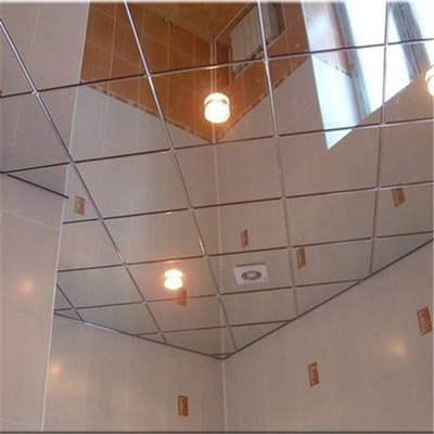 il soffitto di acciaio inossidabile 600x600 piastrella il risiedere normale dello specchio del modello nelle mattonelle acustiche del soffitto