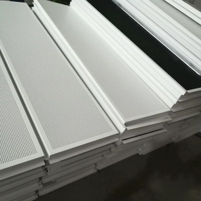 il soffitto perforato del metallo di 595x595mm piastrella il risiedere dell'alluminio nel soffitto