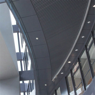 Il soffitto bianco U85 lineare del metallo dell'alluminio di colore ha modellato lo spessore di 0.6mm