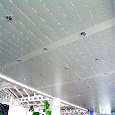 Larghezza di alluminio del soffitto 600mm del metallo della striscia a prova di fuoco di S per il centro commerciale