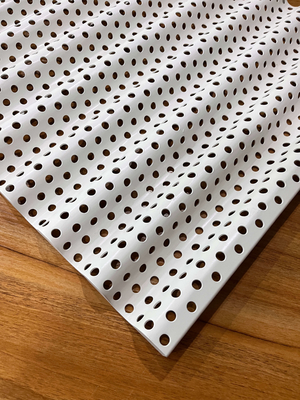Pannello ondulato di alluminio della sinusoide 600x630x2.0mm con perforazione del diametro 10mm