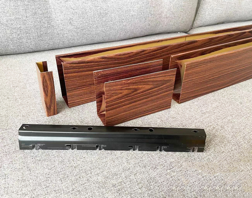 dimensione su misura 0.5mm di spessore del soffitto del deflettore di 300x300x3000mm U