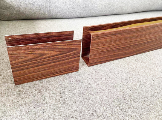 dimensione su misura 0.5mm di spessore del soffitto del deflettore di 300x300x3000mm U