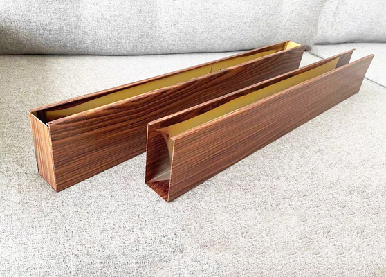 dimensione su misura 0.5mm di spessore del soffitto del deflettore di 300x300x3000mm U