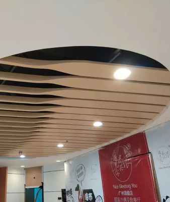 Il modo ha personalizzato il soffitto di alluminio del metallo con la curva circolare Wave modella sospeso