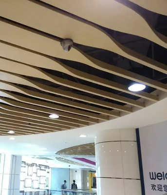 Il modo ha personalizzato il soffitto di alluminio del metallo con la curva circolare Wave modella sospeso