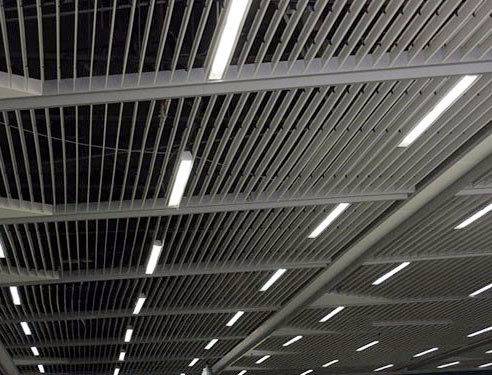 Renda incombustibile un soffitto 200x3000mm del metallo dell'alluminio dello schermo facili puliscono