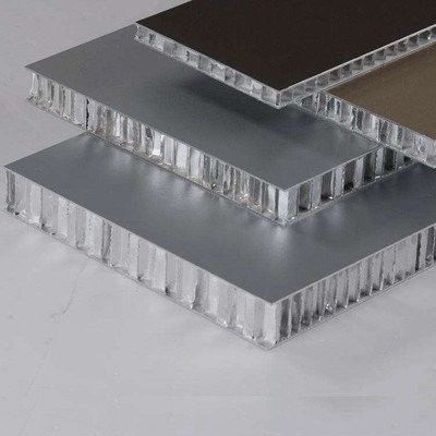 Spessore di alluminio 1500x2000mm impermeabile del pannello 0.7mm del favo