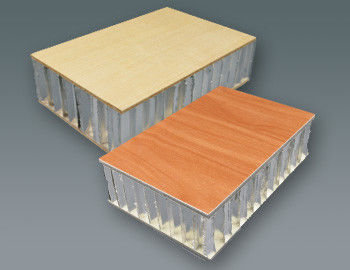Spessore di alluminio 1500x2000mm impermeabile del pannello 0.7mm del favo