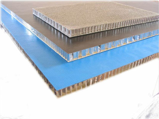 Spessore di alluminio 1500x2000mm impermeabile del pannello 0.7mm del favo