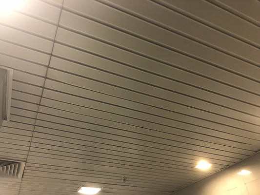 Soffitto di alluminio del metallo di colore della striscia personalizzabile di G per la stazione della metropolitana