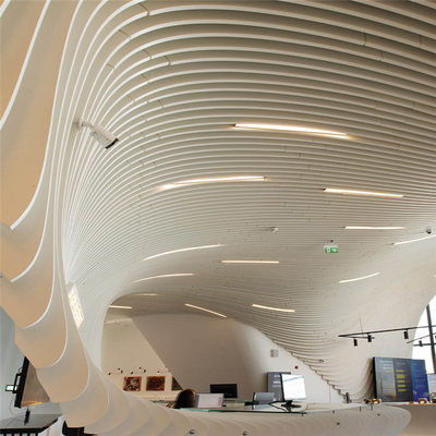 sistema verticalmente curvo personalizzabile del soffitto del deflettore di progettazione del soffitto del metallo di 3.0mm