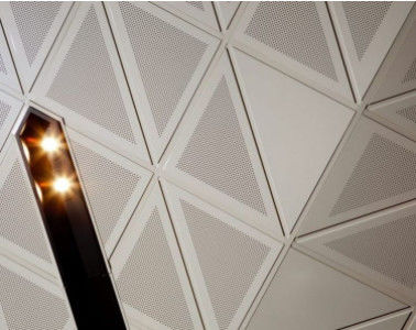 Alluminio triangolare Clip-nel soffitto per la decorazione della parete di Convention Center
